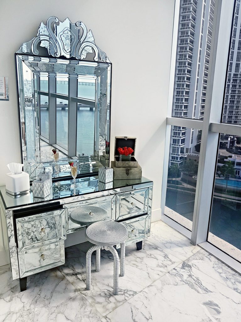 Vanity make up royal table Icon Spa best W hotel Miami