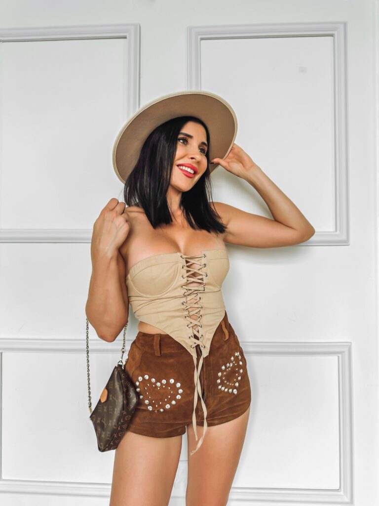 Country music festival western outfit idea inspo