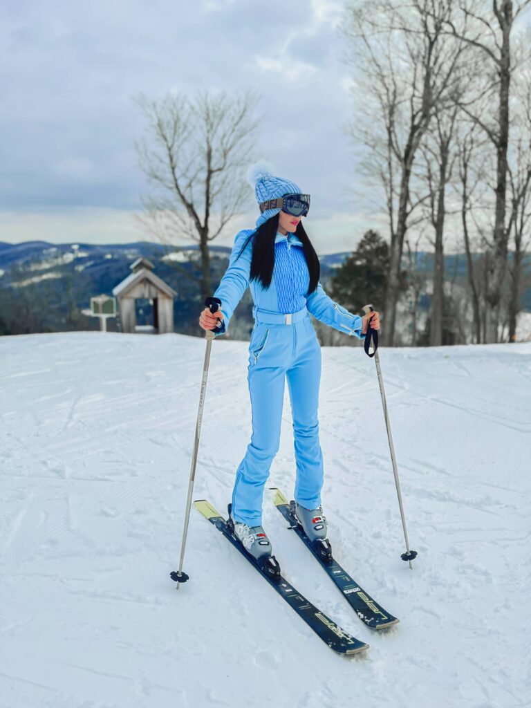 Ski suit inspo 2024. What to wear to ski vacation. My sunday ski blue ski suit